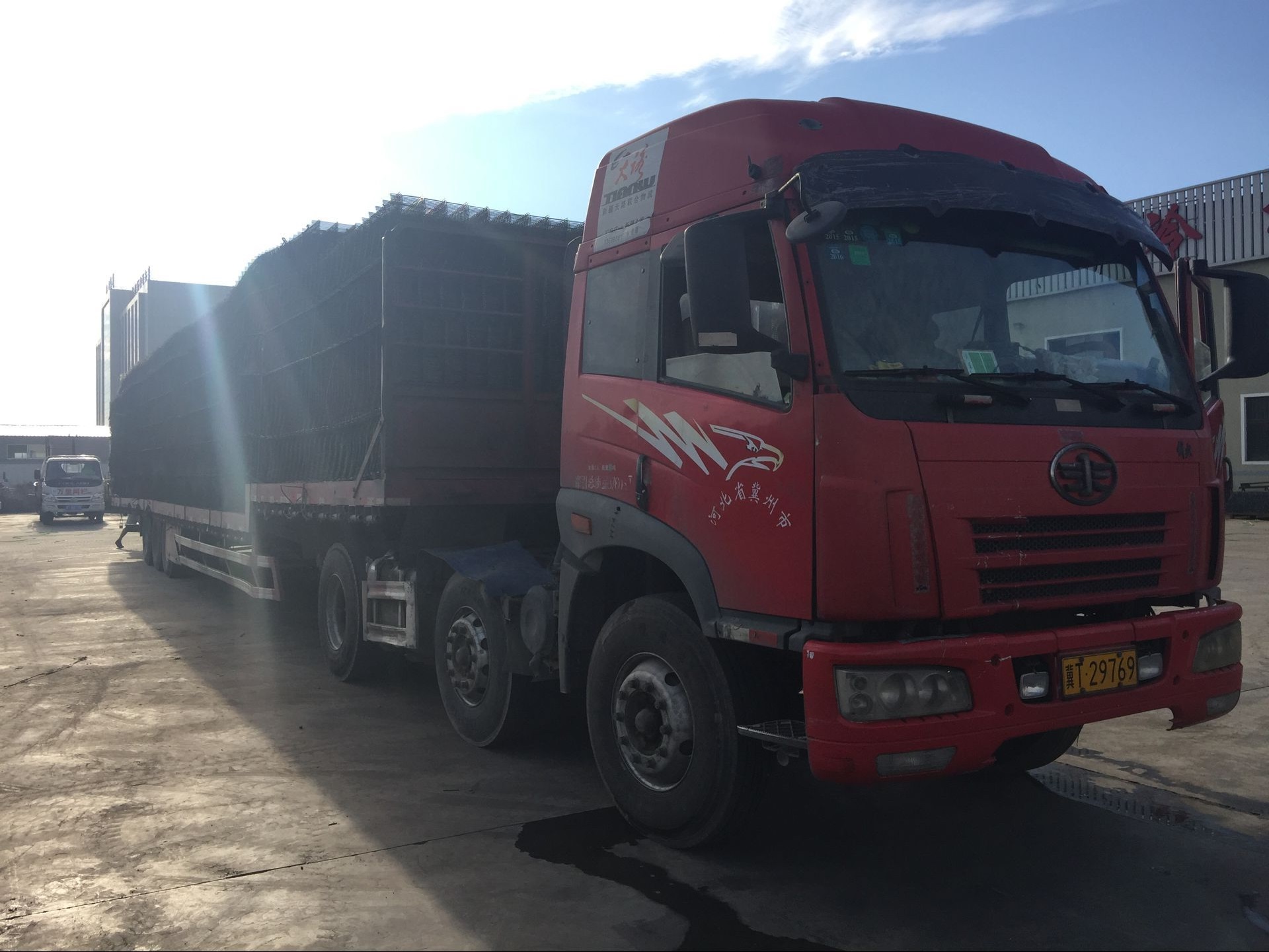 已 裝 車 的 鋼 絲 網(wǎng) 片 已 裝 車 的 鋼 絲 網(wǎng) 片